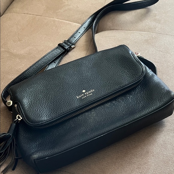 kate spade Handbags - Kate Spade Black Pebbled Leather Crossbody Bag